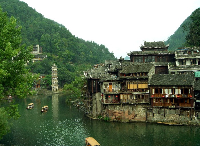 A：重慶、美食、美景、美女半自由行雙飛五日游sd
